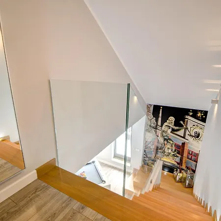 Waterlane By Vivendi